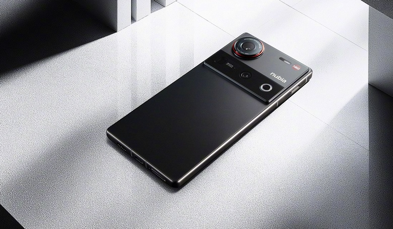 Это смартфон &laquo;объявляет&nbsp;войну&nbsp;несовершенству&raquo;. Большая подборка официальных фото Nubia Z70 Ultra